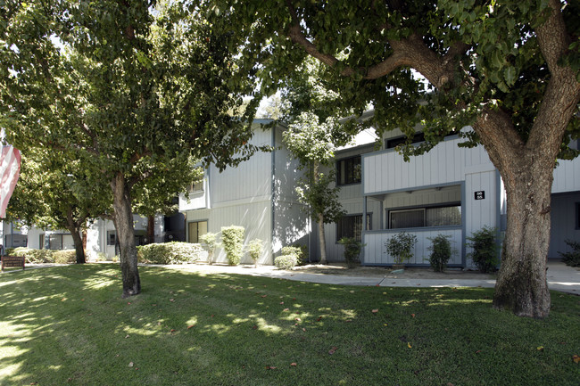 Northridge Apartments in Bakersfield, CA - Foto de edificio - Building Photo