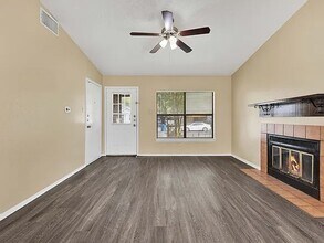 9910 Village Briar in San Antonio, TX - Building Photo - Building Photo