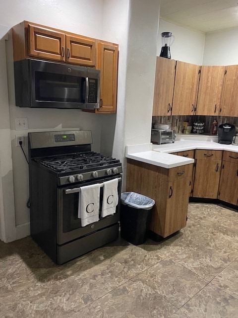 4 Hickory St in Athens, OH - Foto de edificio - Building Photo