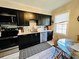 6046 Bonnie Bern Ct in Burke, VA - Building Photo