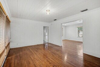 240 Oleander Ave in Palm Beach, FL - Building Photo - Building Photo