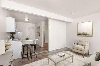 Zindorf Apartments in Seattle, WA - Building Photo - Building Photo