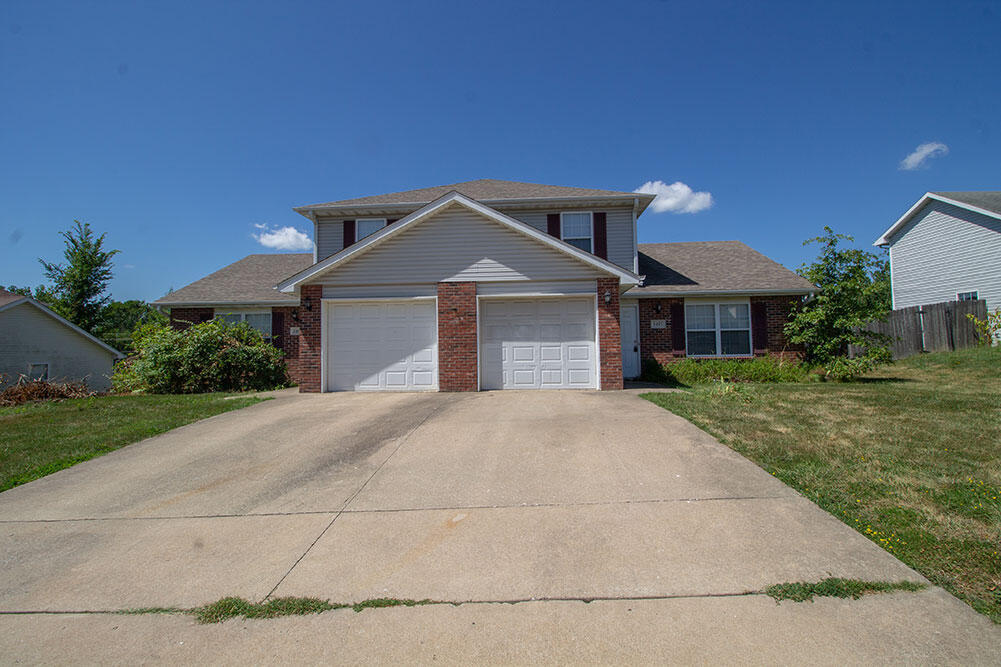 1415 N Frideriki Dr in Columbia, MO - Building Photo