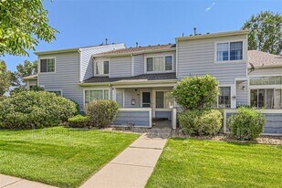 1419 Red Mountain Dr in Longmont, CO - Building Photo