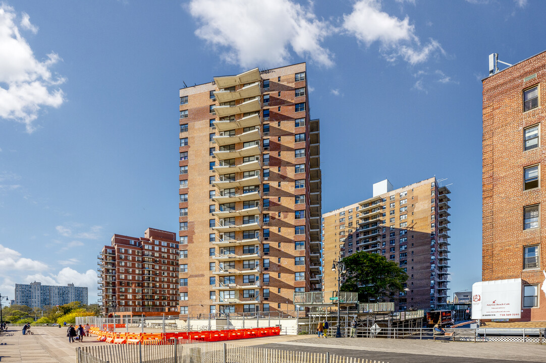 Brighton Towers A in Brooklyn, NY - Building Photo