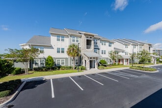 The Palms at Town Center in Palm Coast, FL - Foto de edificio - Building Photo