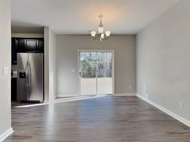 515 Meadowbrook Dr in Matthews, NC - Building Photo