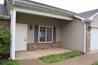 24337 Tanglewood Rd in St. Robert, MO - Foto de edificio - Building Photo