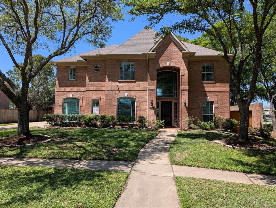 3323 Scenic Elm St in Houston, TX - Building Photo