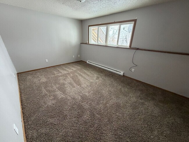 912 9th Ave SE in Valley City, ND - Building Photo - Building Photo