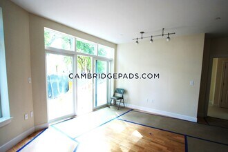7 Cameron Ave-Unit -210 in Cambridge, MA - Building Photo - Building Photo