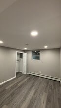 39 S 27th St, Unit Basement Apartment in Wyandanch, NY - Building Photo - Building Photo