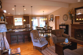 19226 80th Ave W in Edmonds, WA - Foto de edificio - Building Photo