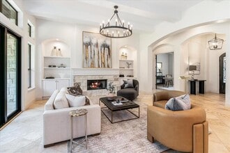 213 Black Wolf Run in Austin, TX - Building Photo - Building Photo
