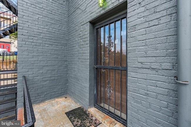 2834 R St SE in Washington, DC - Building Photo - Building Photo