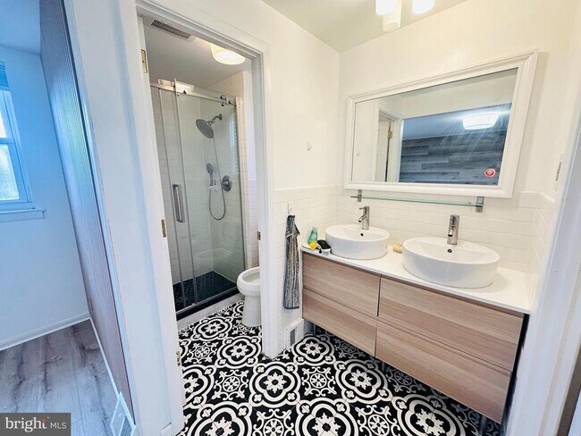 813 Arnold St in Philadelphia, PA - Building Photo - Building Photo