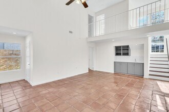 13911 Piping Rock Ln in Houston, TX - Building Photo - Building Photo