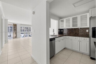 1915 Brickell Ave in Miami, FL - Building Photo - Building Photo