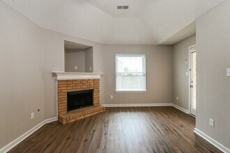9217 Lazzini Cove in Cordova, TN - Building Photo - Building Photo