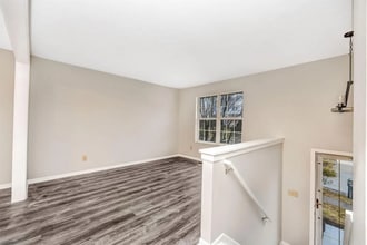 915 Venetian Ter in Cincinnati, OH - Foto de edificio - Building Photo