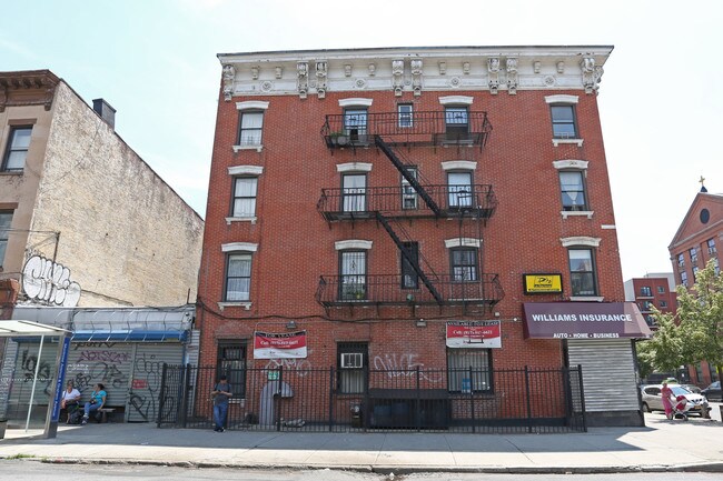 164 Graham Ave in Brooklyn, NY - Building Photo - Building Photo
