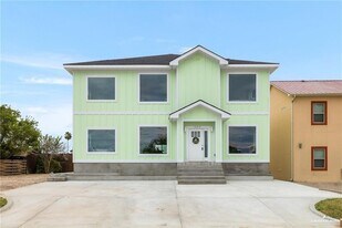 19 Bass Ave in Port Isabel, TX - Building Photo