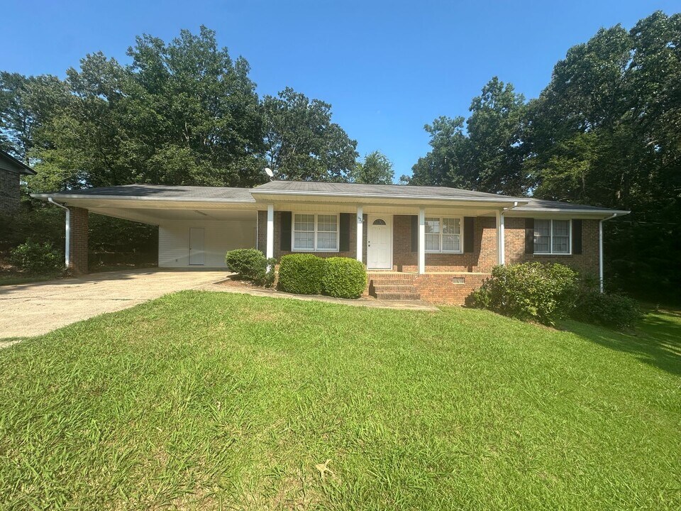 927 Pinecliff Dr in Oxford, AL - Building Photo