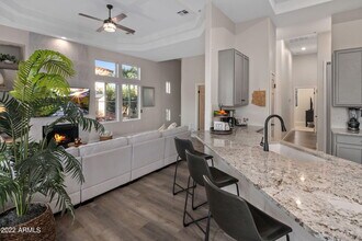 8245 E Bell Rd in Scottsdale, AZ - Building Photo - Building Photo