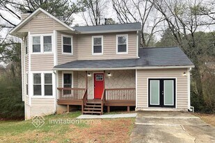 680 Wood Path Ct, Unit 3rd floor unit in Stone Mountain, GA - Building Photo