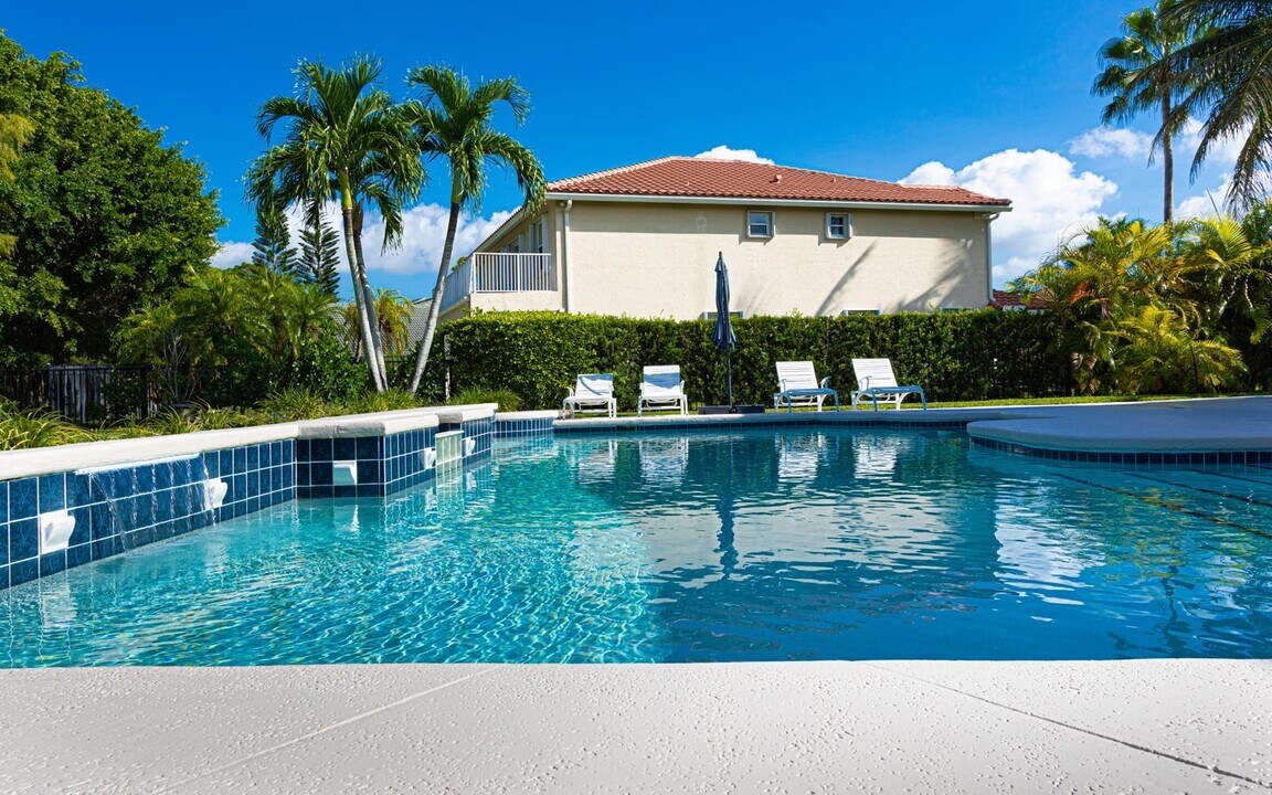 621 Cypress Crossing in Wellington, FL - Foto de edificio