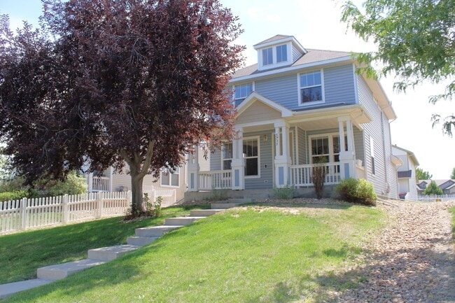 property at 5735 Russell Cir