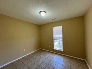 9059 Triple Crown Loop W in Southaven, MS - Building Photo - Building Photo