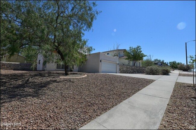 6204 Bluff Ridge Dr in El Paso, TX - Building Photo - Building Photo