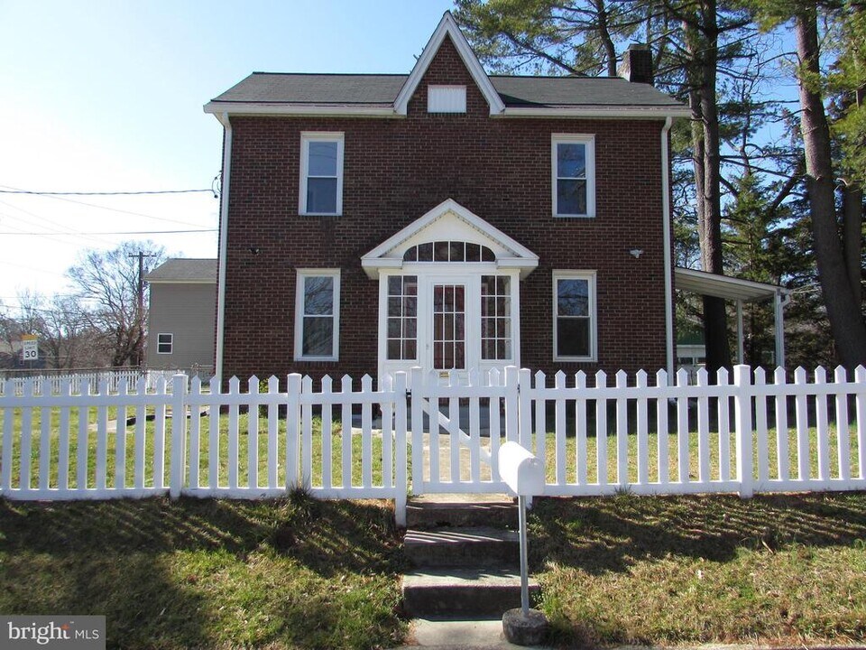8700 Maple Ave in Bowie, MD - Building Photo