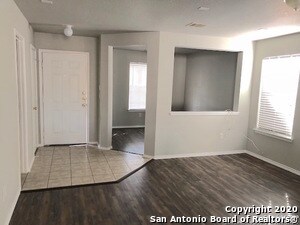 107 Booker Palm in San Antonio, TX - Building Photo - Building Photo