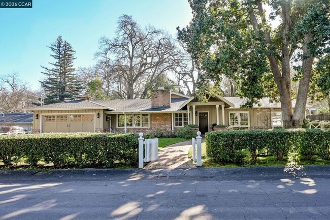 161 La Serena Ave in Alamo, CA - Building Photo - Building Photo