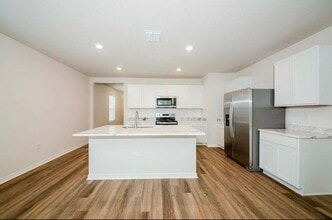 7913 Majestic Palms Ct in Venice, FL - Foto de edificio - Building Photo