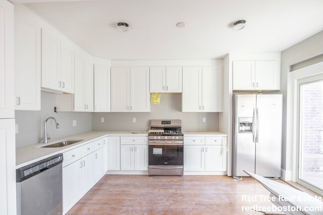 190 Kelton, Unit 3 in Boston, MA - Building Photo - Building Photo