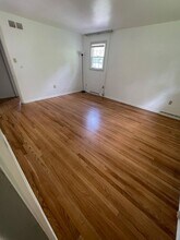 137 Warwick Dr in Pittsburgh, PA - Building Photo - Building Photo