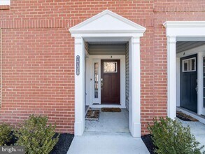 7738 Port Capital Dr in Elkridge, MD - Building Photo - Building Photo
