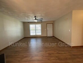 19 Christine Dr in Belleville, IL - Building Photo - Building Photo