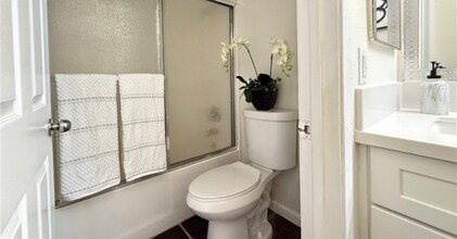 11958 Sunstone Ct in Jurupa Valley, CA - Foto de edificio - Building Photo