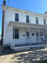 42 N Chestnut St in Palmyra, PA - Building Photo