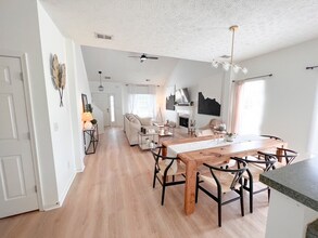 1044 Rambling Brook Rd in Nashville, TN - Foto de edificio - Building Photo