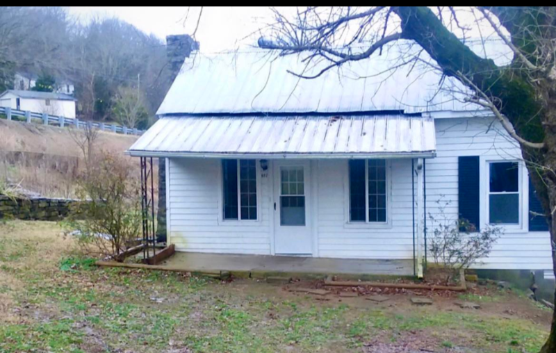 607 Dixon Springs Hwy in Riddleton, TN - Building Photo