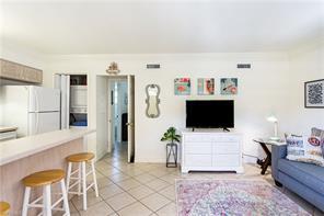 980 7th Ave S-Unit -210 in Naples, FL - Building Photo - Building Photo