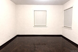 40-17 194th St in Queens, NY - Building Photo - Building Photo