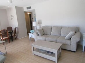 200 Park Blvd N in Venice, FL - Building Photo - Building Photo