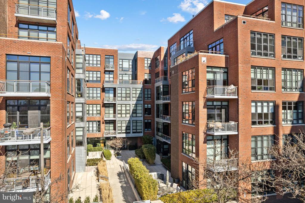 319 Vine St-Unit -210 in Philadelphia, PA - Building Photo