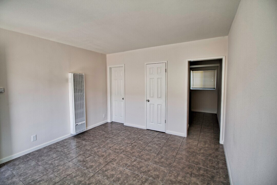 7101 Rugby Ave in Huntington Park, CA - Building Photo